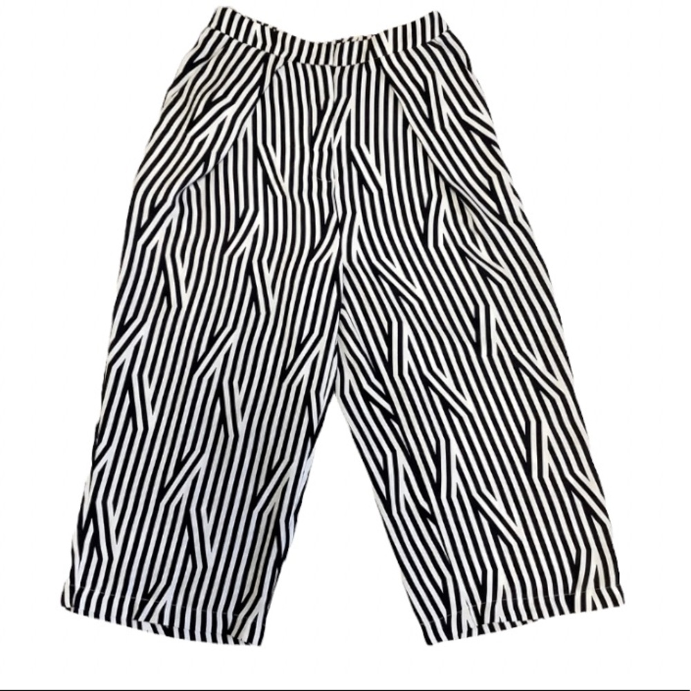 TOPSHOP Black&White High Rise Colluttes - Size: US 2